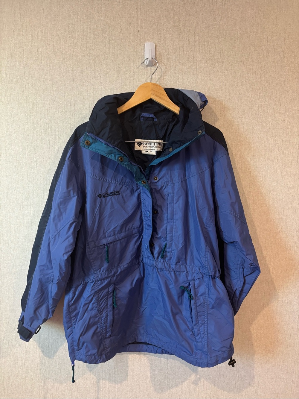 Columbia Purple-Blue and Black Women's Ski Jacket with Hood